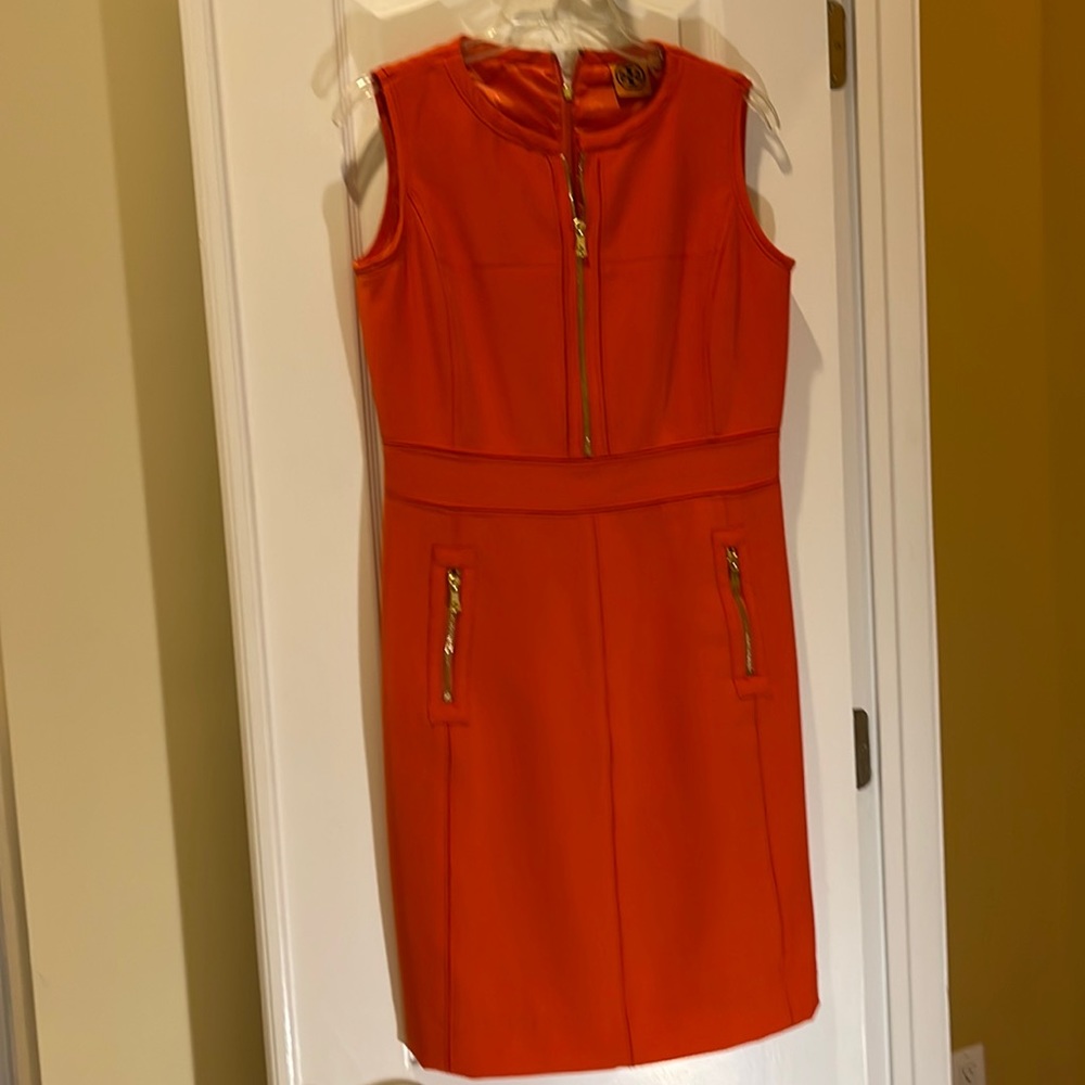 Tory Burch, size 8 shift style sleeveless summer party dress with zipper